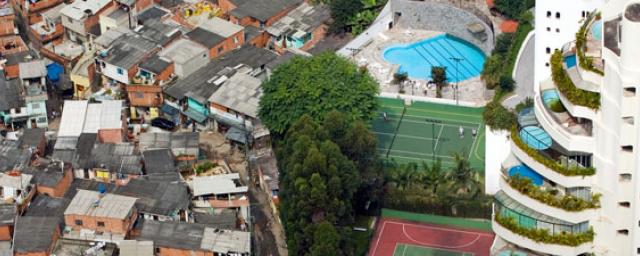 The Paraisópolis favela borders the affluent district of Morumbi in São Paulo, Brazil (2008). Photo: Tuca Vieira The Paraisópolis favela borders the affluent district of Morumbi in São Paulo, Brazil (2008). Photo: Tuca Vieira